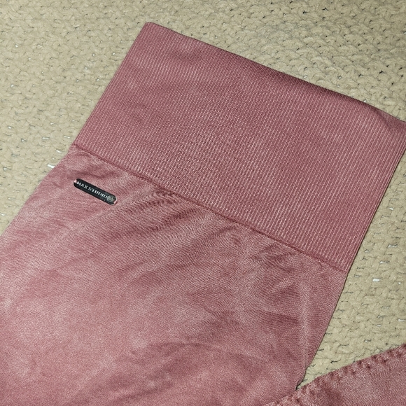 Dusty Rose Detailed Seamless Yoga Set - Picture 5 of 12